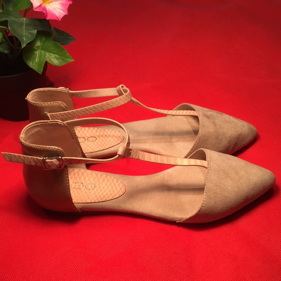 Aldo Pointy, Closed Toed Sandals - Picture 2 of 7